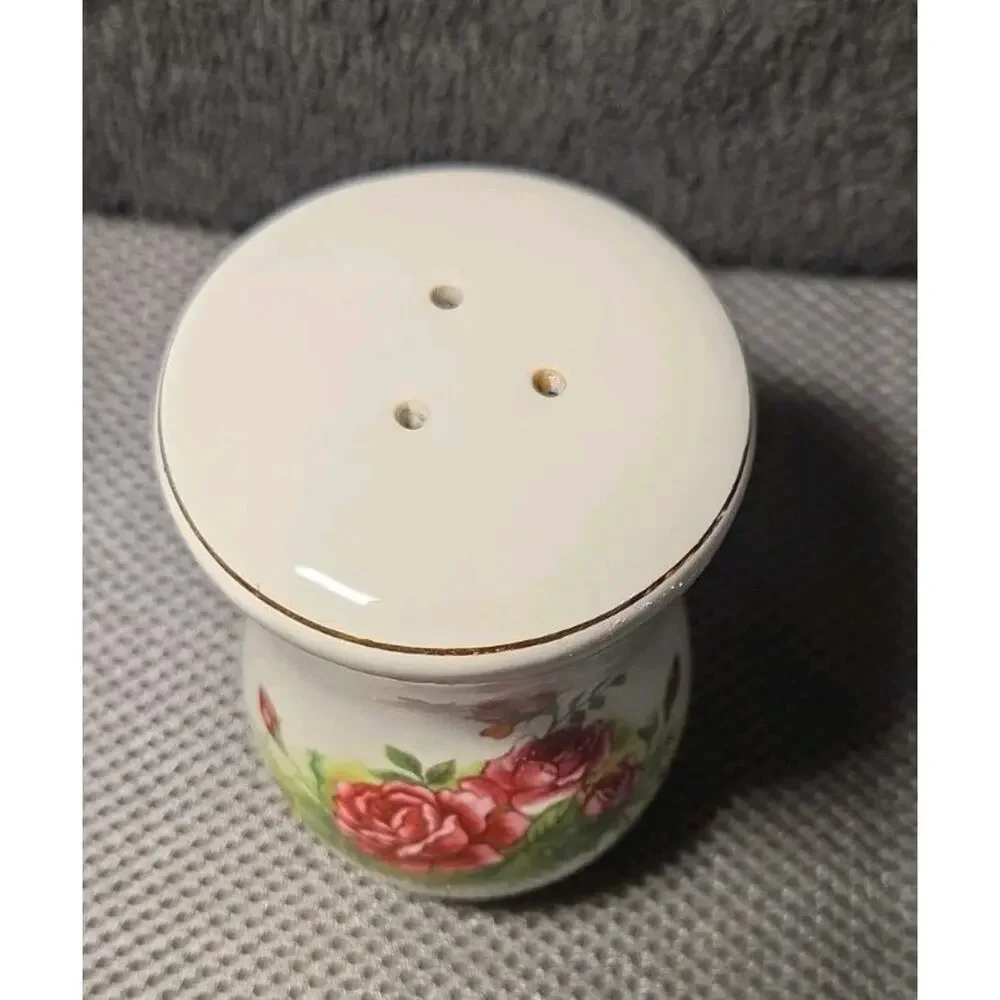 Vntg Porcelain Victorian Rose Salt & Pepper Shakers With Napkin Holder